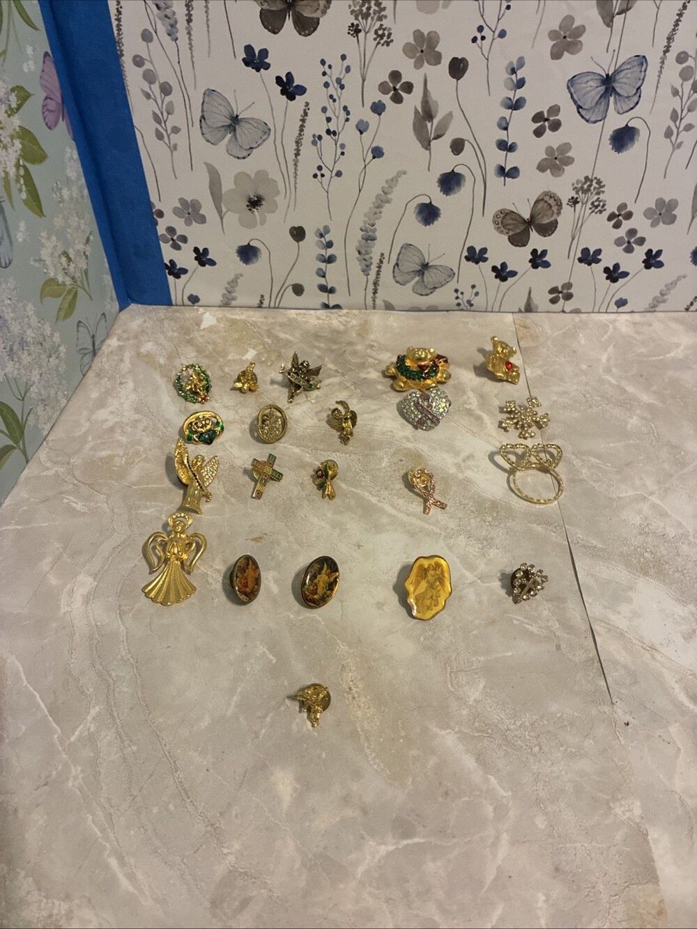 (21) Various Angels, Crosses And More Brooch/Pin Lot
